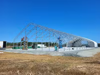 Промышленный шатер 21,35 x 30,5 x 3,6 (8,5) m / Промышленный зал — الصورة 4