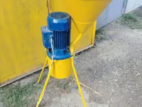 Ցորեն, գարի, եգիպտացորեն մանրացնող սարք — Foto 1