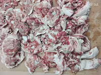 Խոզի ոչ շատ յուղոտ թարմ միս ֆերմայից — Foto 3
