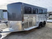 2026 Maverick Trailers Lite Deluxe Bumper Pull Horse Trailer — լուսանկար 1